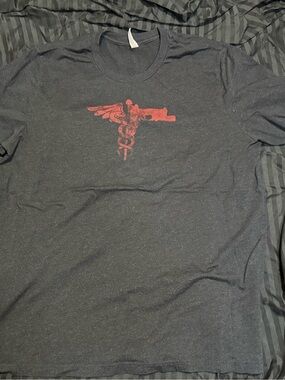 MUSA Graphic T-Shirt Men’s 2XL Black Red Pistol Wing Graphic